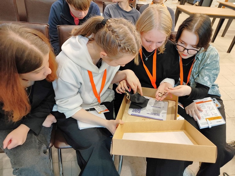 Фото - Люди будущего Нижнего Тагила и Качканара учатся у опытных экспертов